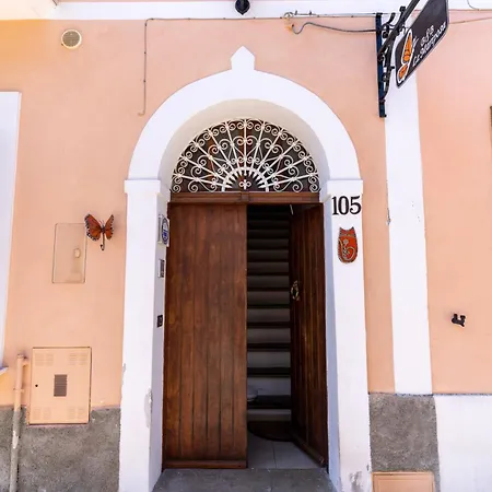 La Mariposa San Basile